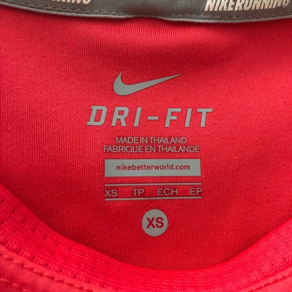 Nike Dri-Fit tee - Picture 2 of 8